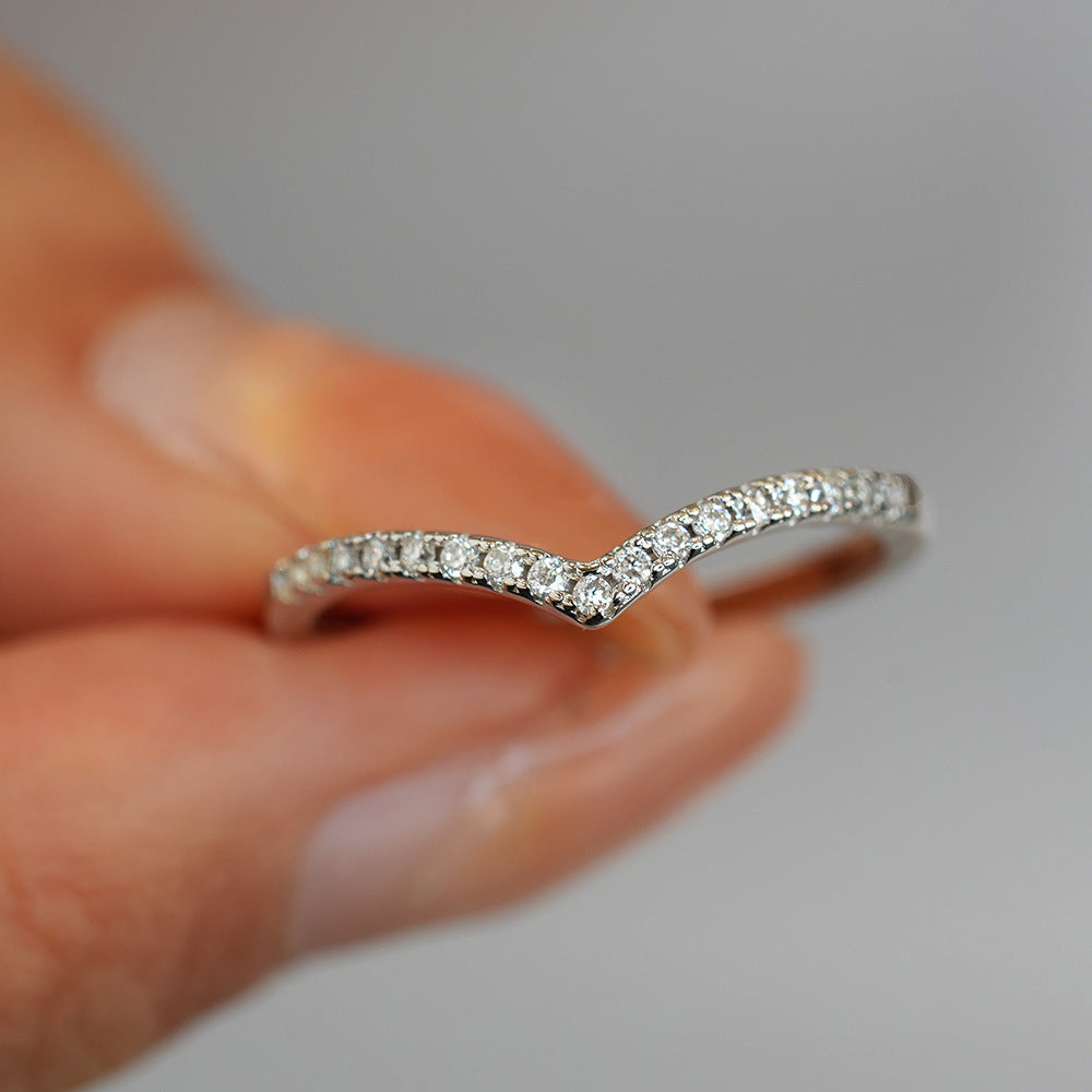 Anel V Cravejado em Prata 925 – Compre 1 e Leve 2