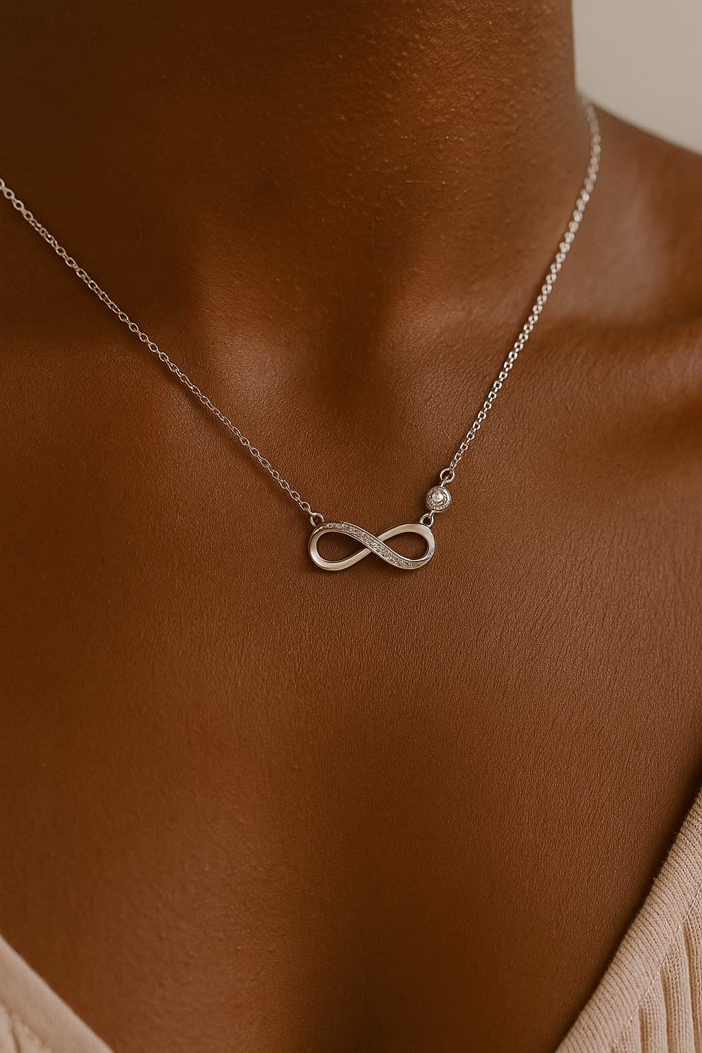 Colar Infinito com Zircônia - Pétala