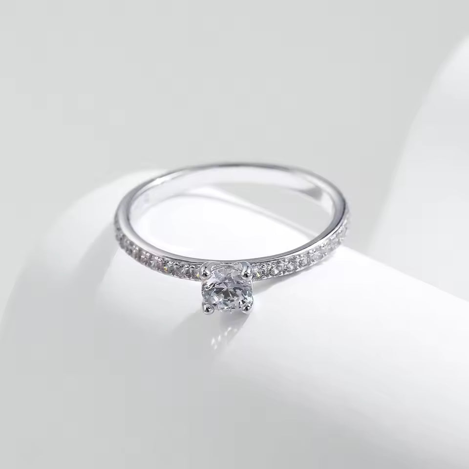 Anel Moissanite Elegância - Pétala